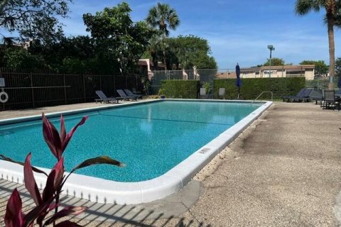 Townhouse in Davie, Florida 3 bedrooms, 147.71 sq.m. № 2267984 - photo 12
