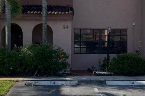Townhouse in Davie, Florida 3 bedrooms, 147.71 sq.m. № 2267984 - photo 15