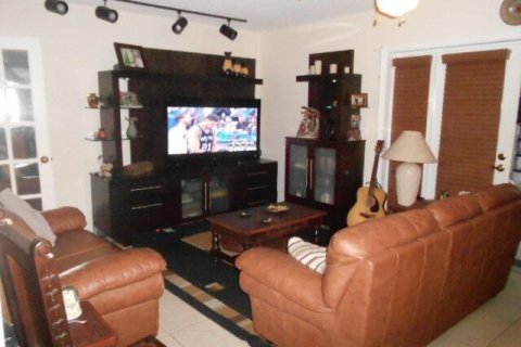 Townhouse in Davie, Florida 3 bedrooms, 147.71 sq.m. № 2267984 - photo 3