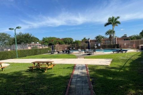 Townhouse in Davie, Florida 3 bedrooms, 147.71 sq.m. № 2267984 - photo 11