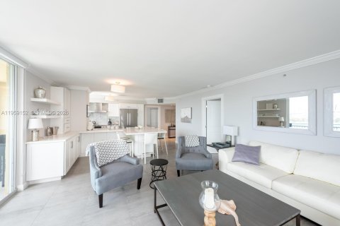 Condominio en alquiler en Miami Beach, Florida, 2 dormitorios, 104.98 m2 № 2023434 - foto 8