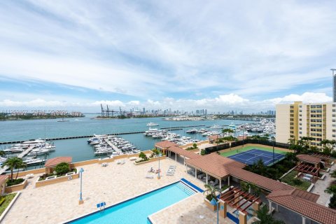 Condominio en alquiler en Miami Beach, Florida, 2 dormitorios, 104.98 m2 № 2023434 - foto 17