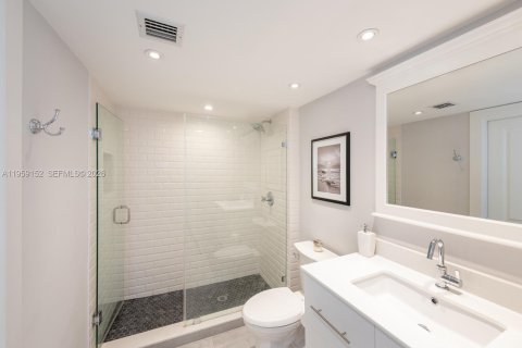 Condominio en alquiler en Miami Beach, Florida, 2 dormitorios, 104.98 m2 № 2023434 - foto 13