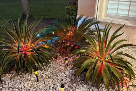 Снять в аренду таунхаус в Хомстед, Флорида 3 спальни, 127.09м2, № 2058479 - фото 19