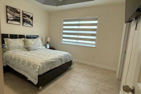 Снять в аренду таунхаус в Хомстед, Флорида 3 спальни, 127.09м2, № 2058479 - фото 16