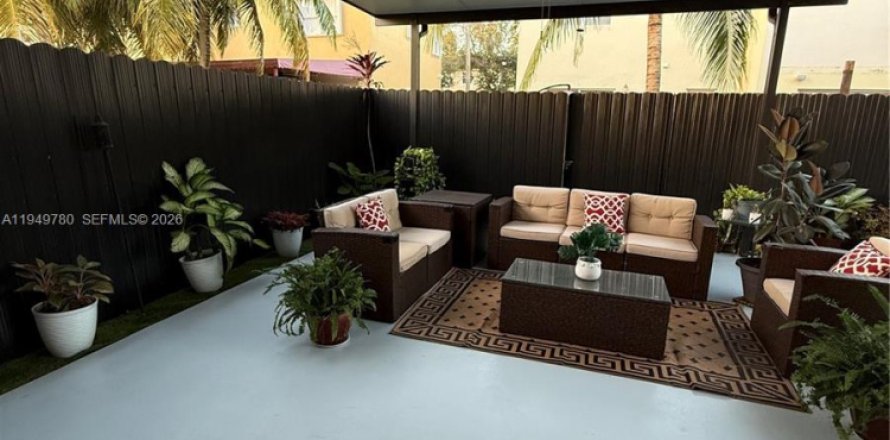 Таунхаус в Хомстед, Флорида 3 спальни, 127.09м2 № 2058479