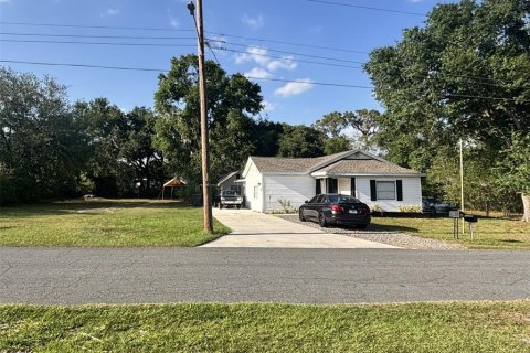 House in Lakeland, Florida 5 bedrooms, 165.64 sq.m. № 1631711 - photo 1