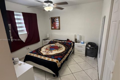 Villa ou maison à vendre à Hialeah, Floride: 3 chambres, 106.84 m2 № 2001330 - photo 6