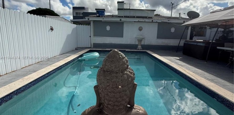 Villa ou maison à Hialeah, Floride 3 chambres, 106.84 m2 № 2001330