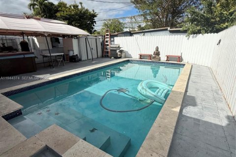 Villa ou maison à vendre à Hialeah, Floride: 3 chambres, 106.84 m2 № 2001330 - photo 8