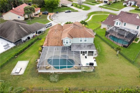 House in Wellington, Florida 6 bedrooms, 273.6 sq.m. № 1226671 - photo 1