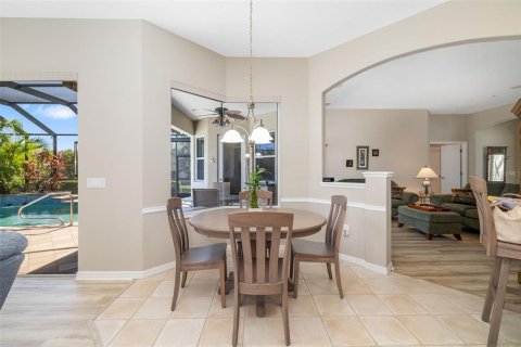 House in Bradenton, Florida 4 bedrooms, 242.75 sq.m. № 1586852 - photo 23