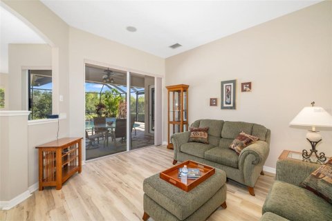 House in Bradenton, Florida 4 bedrooms, 242.75 sq.m. № 1586852 - photo 12