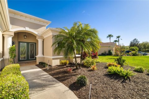House in Bradenton, Florida 4 bedrooms, 242.75 sq.m. № 1586852 - photo 7