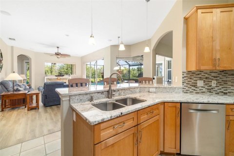 House in Bradenton, Florida 4 bedrooms, 242.75 sq.m. № 1586852 - photo 18