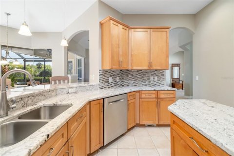 House in Bradenton, Florida 4 bedrooms, 242.75 sq.m. № 1586852 - photo 16