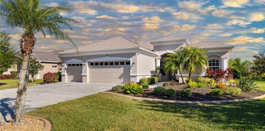 House in Bradenton, Florida 4 bedrooms, 242.75 sq.m. № 1586852
