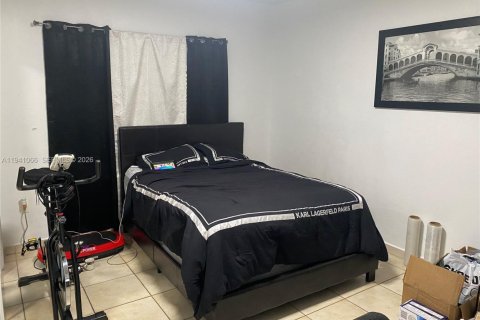 Villa ou maison à louer à Miami, Floride: 2 chambres, 145.95 m2 № 2000655 - photo 19