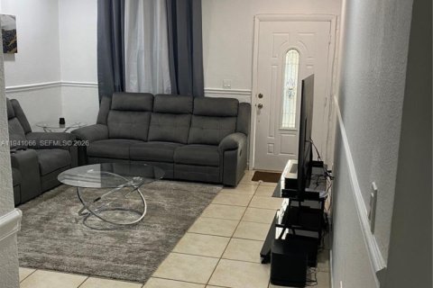 Villa ou maison à louer à Miami, Floride: 2 chambres, 145.95 m2 № 2000655 - photo 15