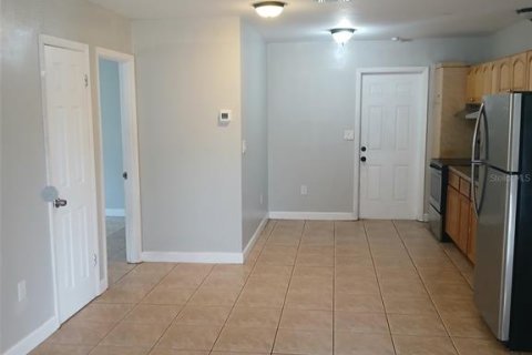 Apartamento en alquiler en North Port, Florida, 2 dormitorios, 135.73 m2 № 1870089 - foto 3