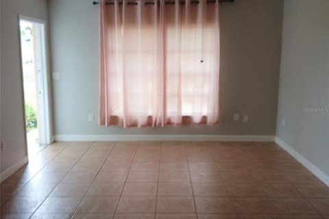 Apartamento en alquiler en North Port, Florida, 2 dormitorios, 135.73 m2 № 1870089 - foto 4