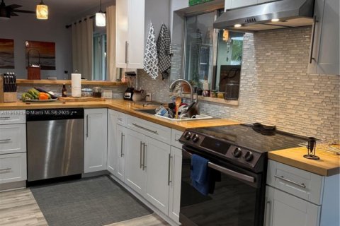 Villa ou maison à vendre à Sunrise, Floride: 2 chambres, 115.01 m2 № 2016930 - photo 15