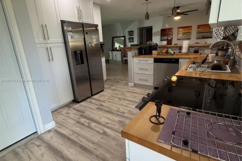 Villa ou maison à vendre à Sunrise, Floride: 2 chambres, 115.01 m2 № 2016930 - photo 6