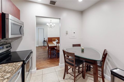 Condominio en venta en Cutler Bay, Florida, 2 dormitorios, 110.74 m2 № 1994754 - foto 26