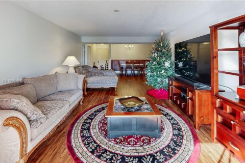 Condominio en venta en Cutler Bay, Florida, 2 dormitorios, 110.74 m2 № 1994754 - foto 17