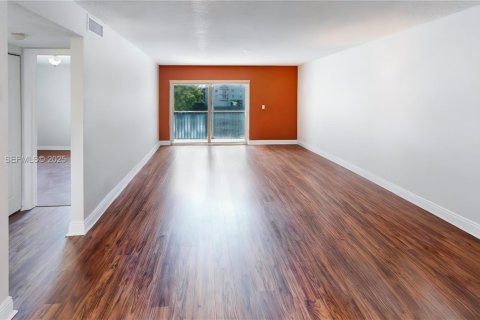 Condominio en venta en Cutler Bay, Florida, 2 dormitorios, 110.74 m2 № 1994754 - foto 14