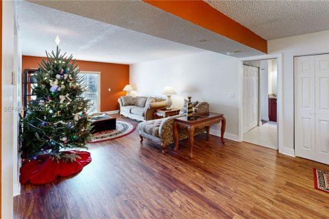 Condominio en venta en Cutler Bay, Florida, 2 dormitorios, 110.74 m2 № 1994754 - foto 12