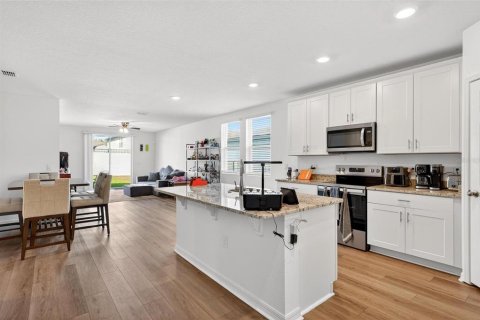 Casa en venta en Davenport, Florida, 3 dormitorios, 157.56 m2 № 2230422 - foto 2