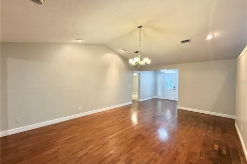 House in Gainesville, Florida 3 bedrooms, 201.97 sq.m. № 2309889 - photo 3