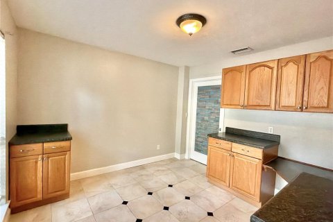 House in Gainesville, Florida 3 bedrooms, 201.97 sq.m. № 2309889 - photo 18