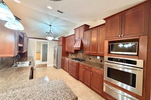 House in Gainesville, Florida 3 bedrooms, 201.97 sq.m. № 2309889 - photo 7