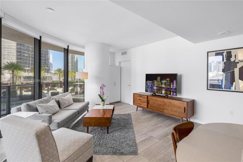 Condo in Miami, Florida, 2 bedrooms  № 1981319 - photo 8