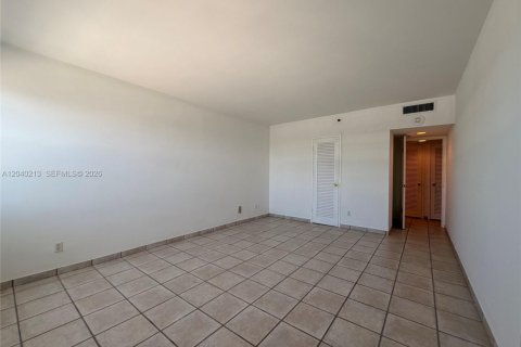 Condominio en venta en Miami Beach, Florida, 1 dormitorio, 77.57 m2 № 2145812 - foto 9