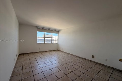 Condominio en venta en Miami Beach, Florida, 1 dormitorio, 77.57 m2 № 2145812 - foto 22