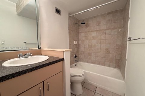 Condominio en venta en Miami Beach, Florida, 1 dormitorio, 77.57 m2 № 2145812 - foto 25