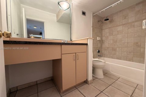 Condominio en venta en Miami Beach, Florida, 1 dormitorio, 77.57 m2 № 2145812 - foto 23