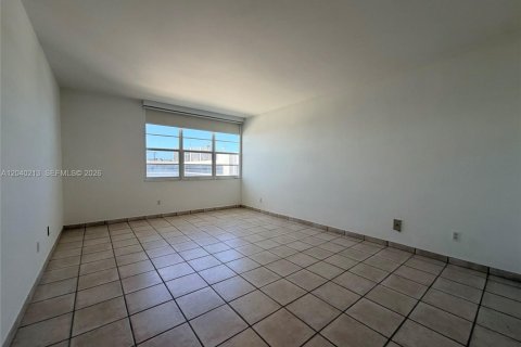 Condominio en venta en Miami Beach, Florida, 1 dormitorio, 77.57 m2 № 2145812 - foto 10