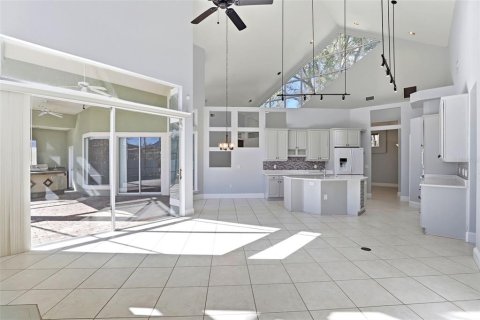 Villa ou maison à vendre à Orlando, Floride: 4 chambres, 241.17 m2 № 2319056 - photo 16