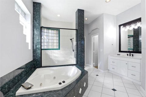 Villa ou maison à vendre à Orlando, Floride: 4 chambres, 241.17 m2 № 2319056 - photo 22