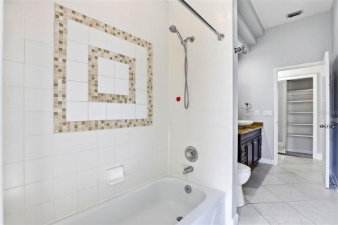 Villa ou maison à vendre à Orlando, Floride: 4 chambres, 241.17 m2 № 2319056 - photo 29