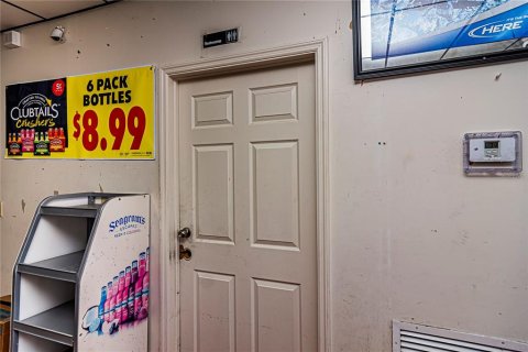 Propiedad comercial en venta en Haines City, Florida, 182.09 m2 № 1916801 - foto 9