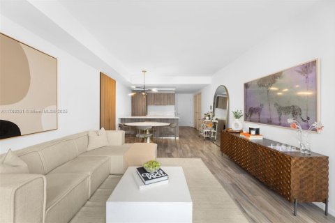 Condo in Miami, Florida, 2 bedrooms  № 1693142 - photo 5