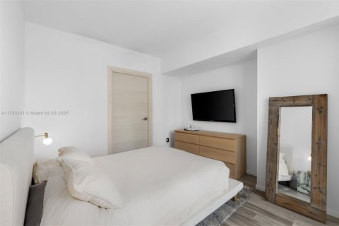 Condo in Miami, Florida, 2 bedrooms  № 1693142 - photo 12