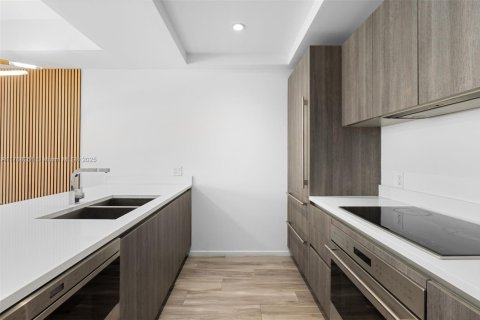 Condo in Miami, Florida, 2 bedrooms  № 1693142 - photo 9