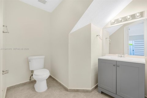 Touwnhouse à louer à Miami, Floride: 4 chambres, 161.93 m2 № 1998587 - photo 10