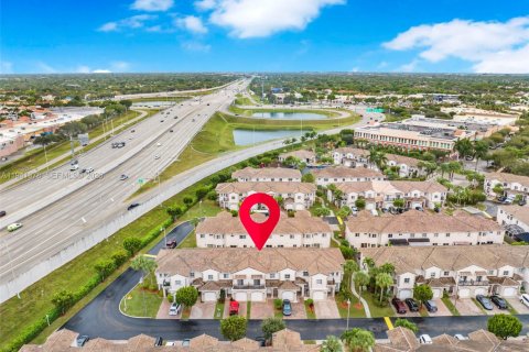 Touwnhouse à louer à Miami, Floride: 4 chambres, 161.93 m2 № 1998587 - photo 22